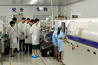 通訊行業(yè)會員單位考察曼聯(lián)電子PCBA加工車間