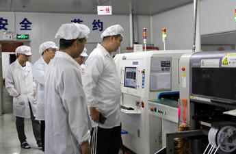 15年的外貿(mào)公司來曼聯(lián)電子現(xiàn)場(chǎng)考察